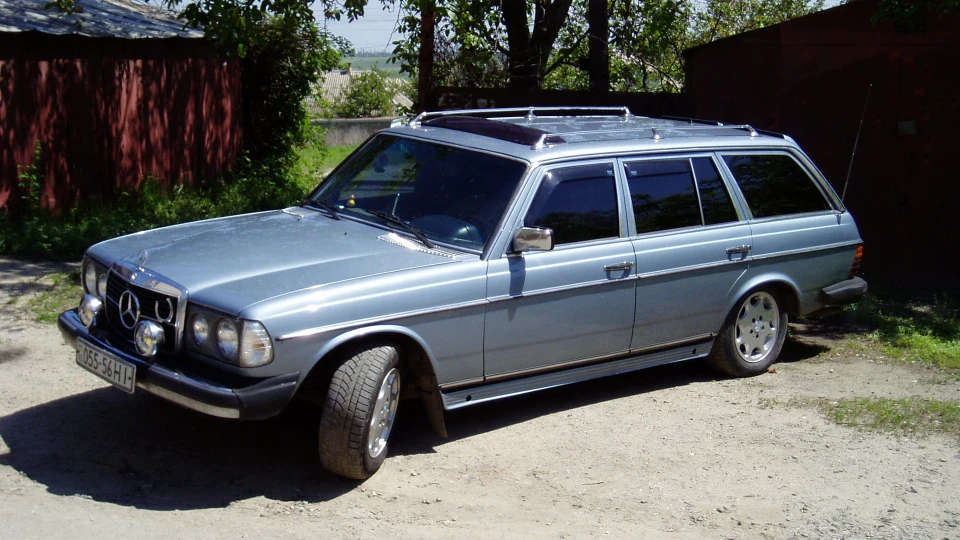 Mercedes-Benz W123 Блакитний Мул 3