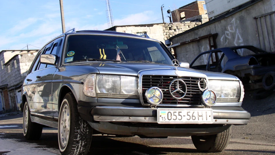 Mercedes-Benz W123 Блакитний Мул 5