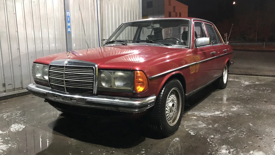 Mercedes-Benz W123 Іграшка 4