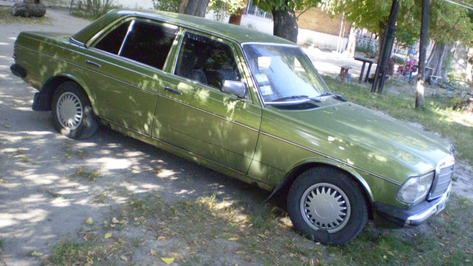 Mercedes-Benz W123 Крокодил ツ 3