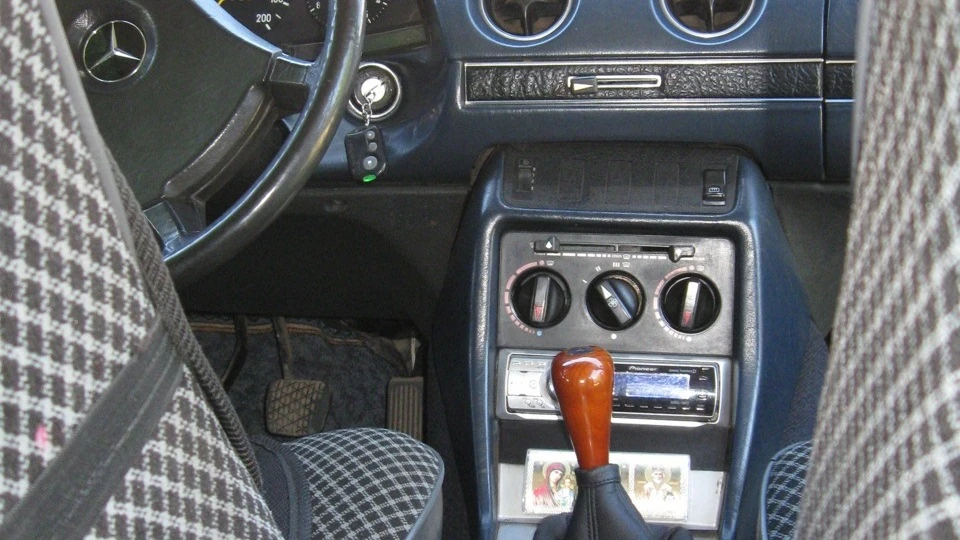 Mercedes-Benz W123 MERCEDES E-Class 200 5