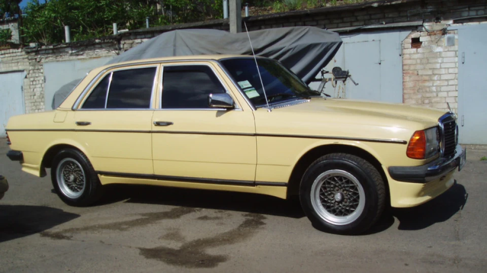 Mercedes-Benz W123 Мерін