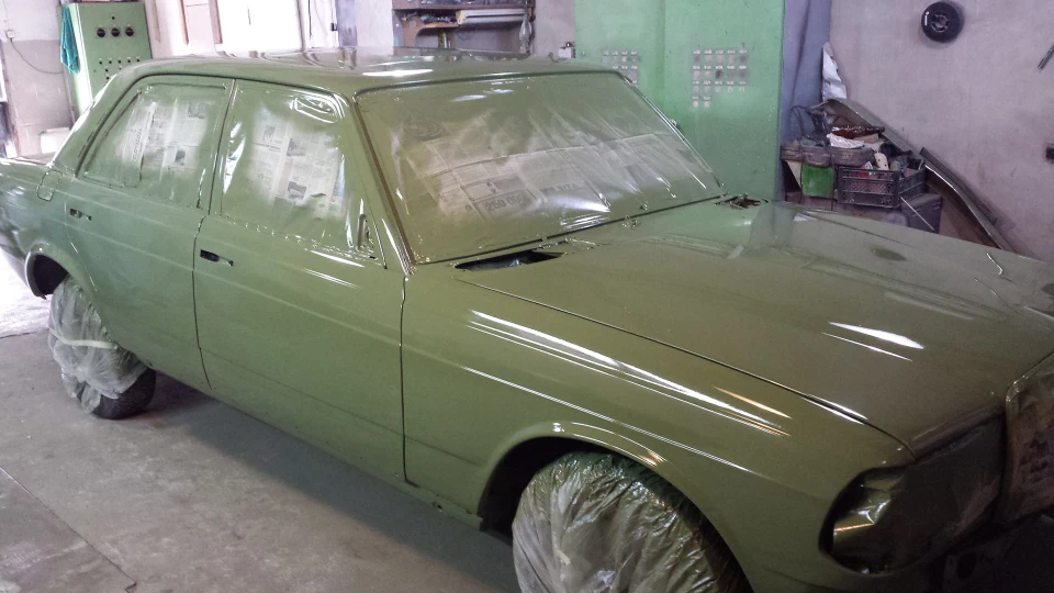 Mercedes-Benz W123 Мерс123 Зелена валіза