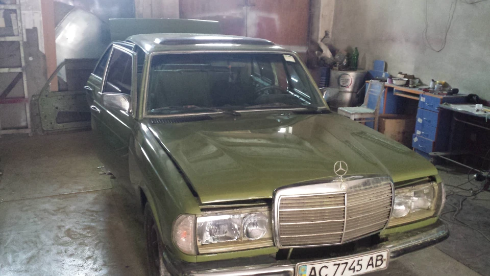 Mercedes-Benz W123 Мерс123 Зелена валіза 2