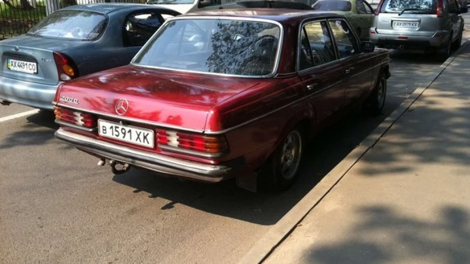Mercedes-Benz W123 мій мурз) 4