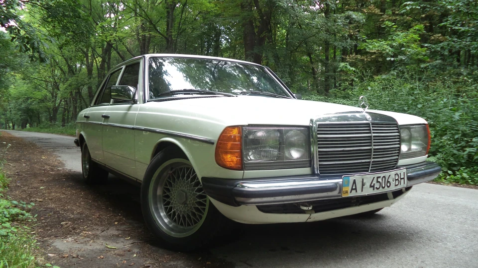 Mercedes-Benz W123 народна валіза 5