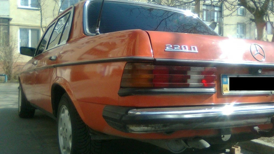 Mercedes-Benz W123 Новорічний Апельсин 4