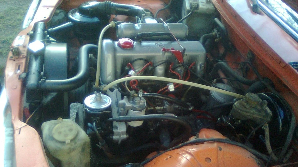 Mercedes-Benz W123 Новорічний Апельсин 5