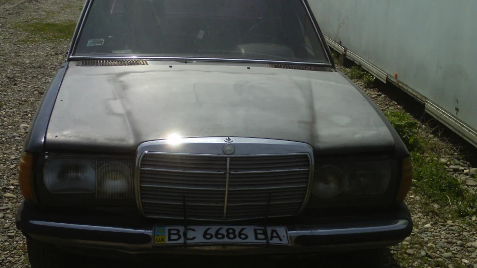 Mercedes-Benz W123 Огірок) 2