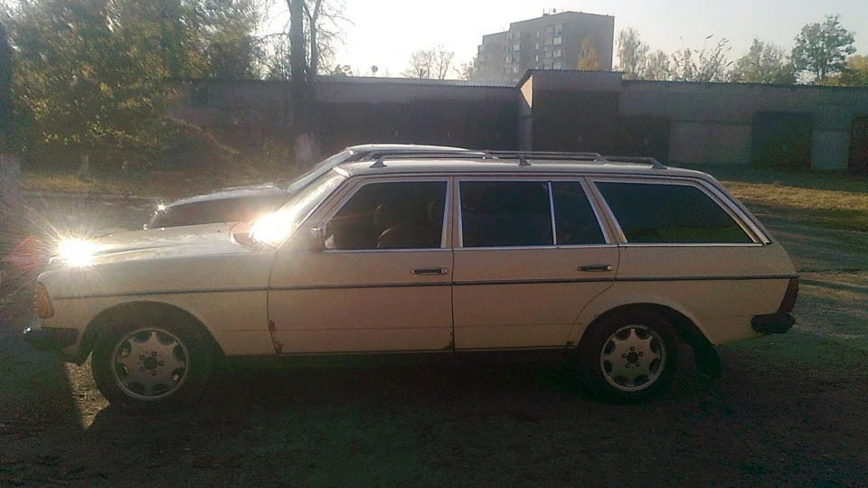 Mercedes-Benz W123 хрюкало в 3D