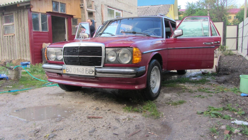 Mercedes-Benz W123 S123 300TD