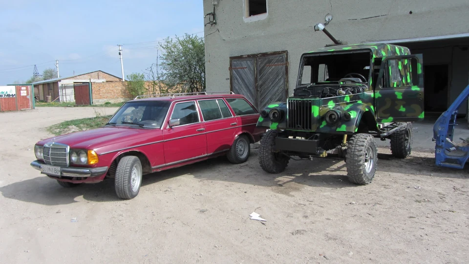Mercedes-Benz W123 S123 300TD 3