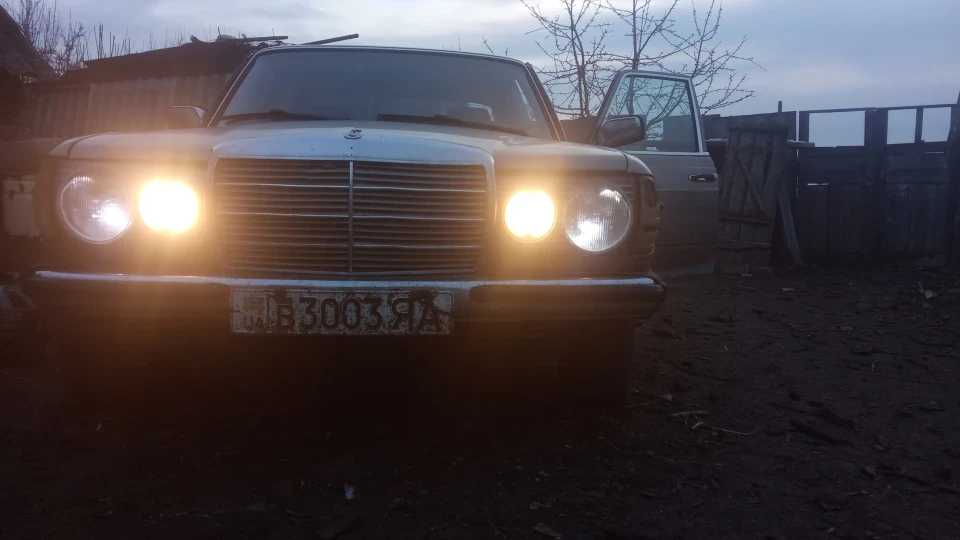 Mercedes-Benz W123 Сірий сталевий 3.0 om603 2