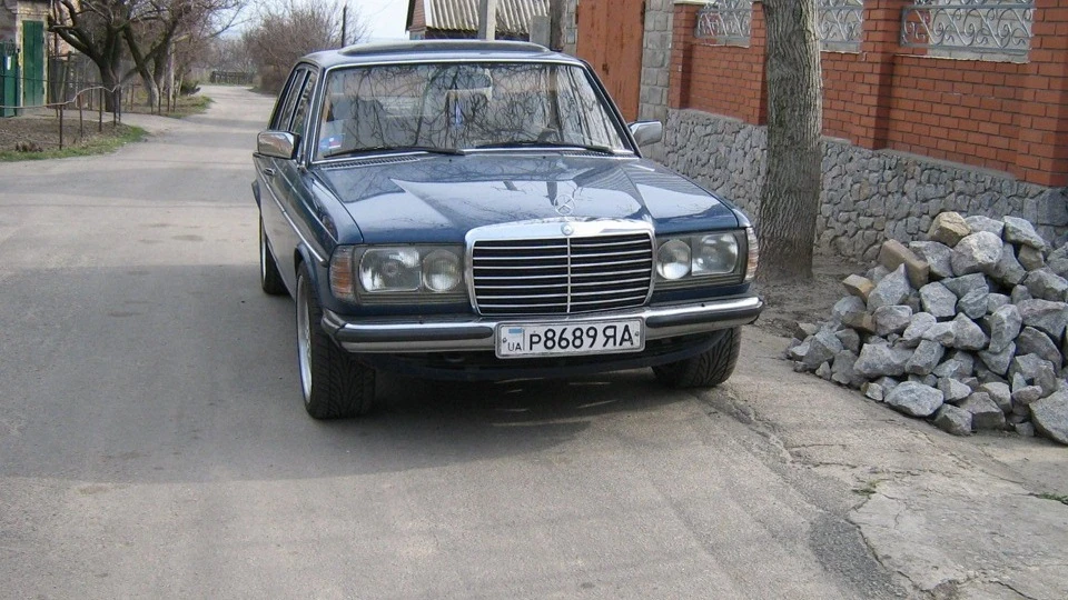 Mercedes-Benz W123 Синя легенда 2