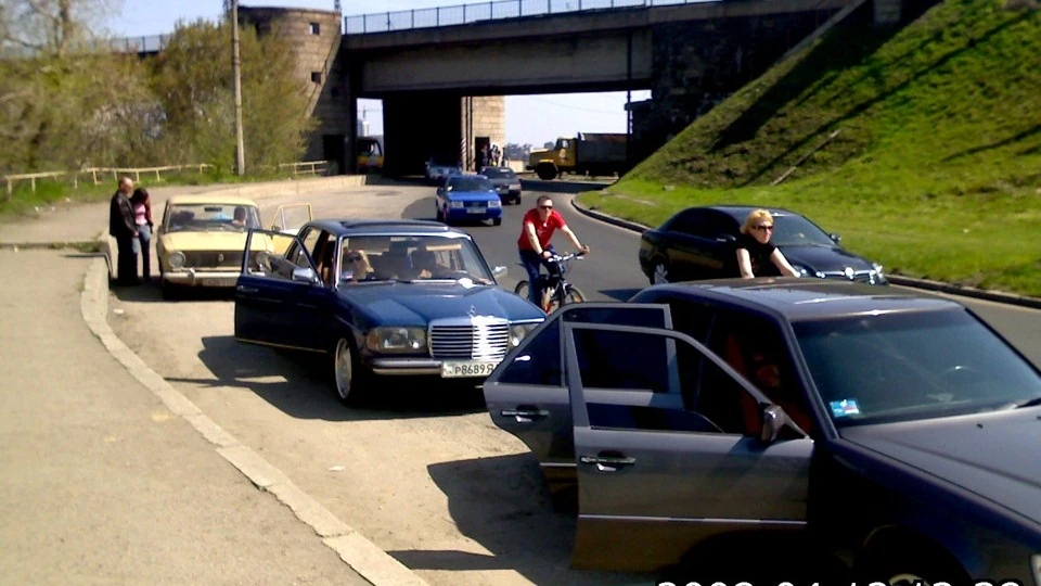 Mercedes-Benz W123 Синя легенда 3