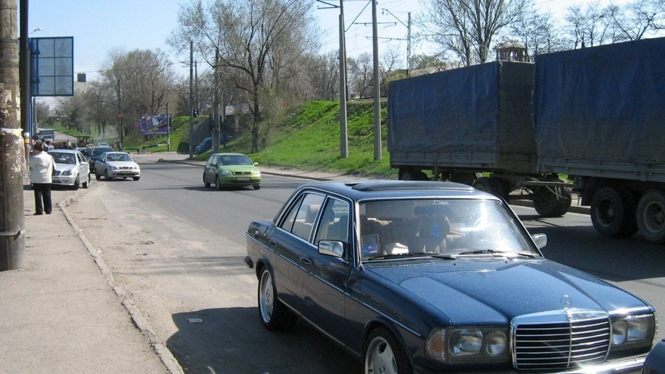 Mercedes-Benz W123 Синя легенда 4