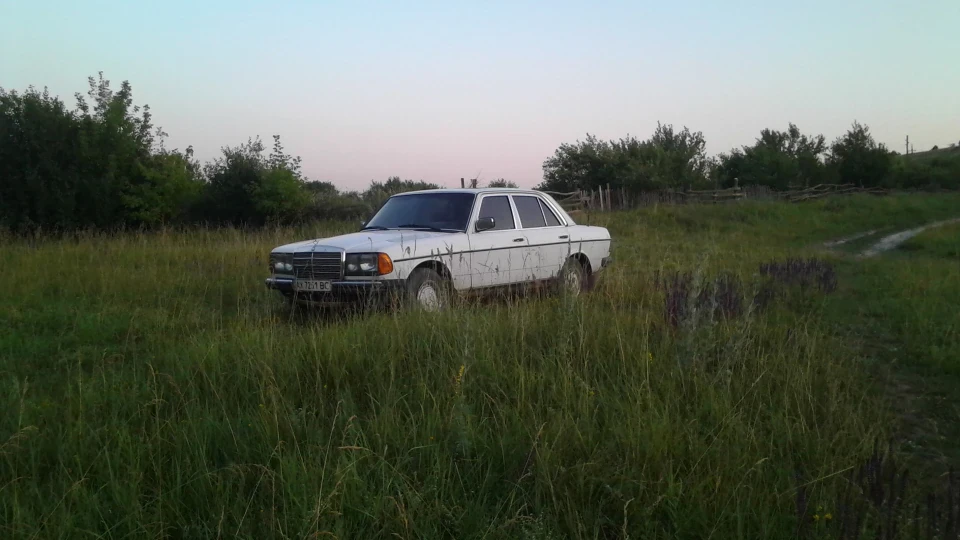 Mercedes-Benz W123 старий німецький танк2.0d 2