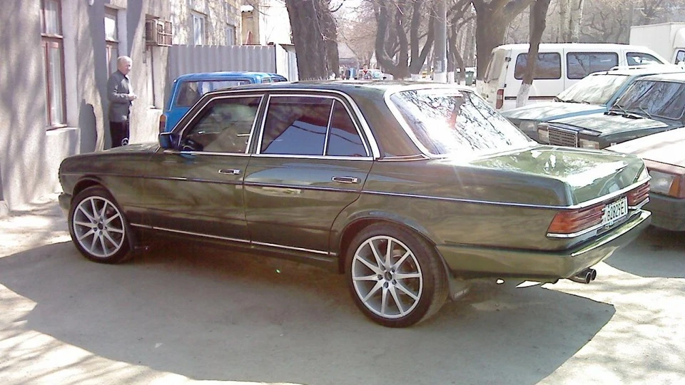Mercedes-Benz W123 Супер була машина. 3