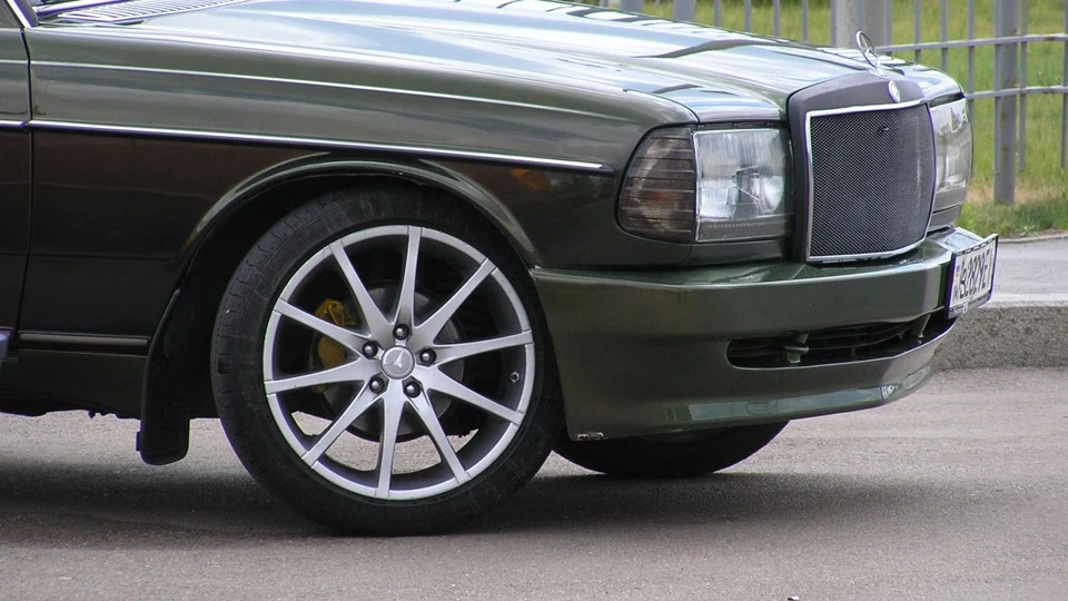 Mercedes-Benz W123 Супер була машина. 4