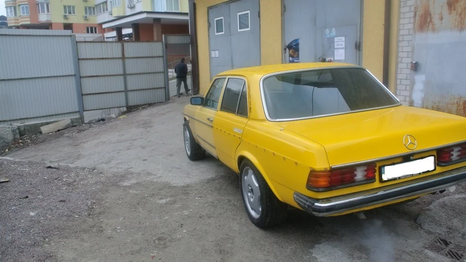 Mercedes-Benz W123 Troglodyte MONEY $💰💱🔫 4