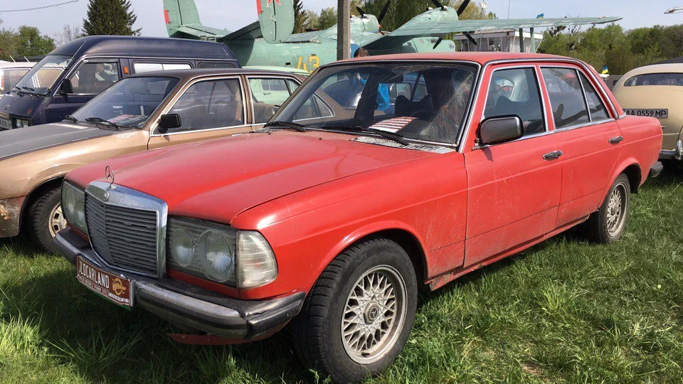 Mercedes-Benz W123 Встає з колін (20) 3