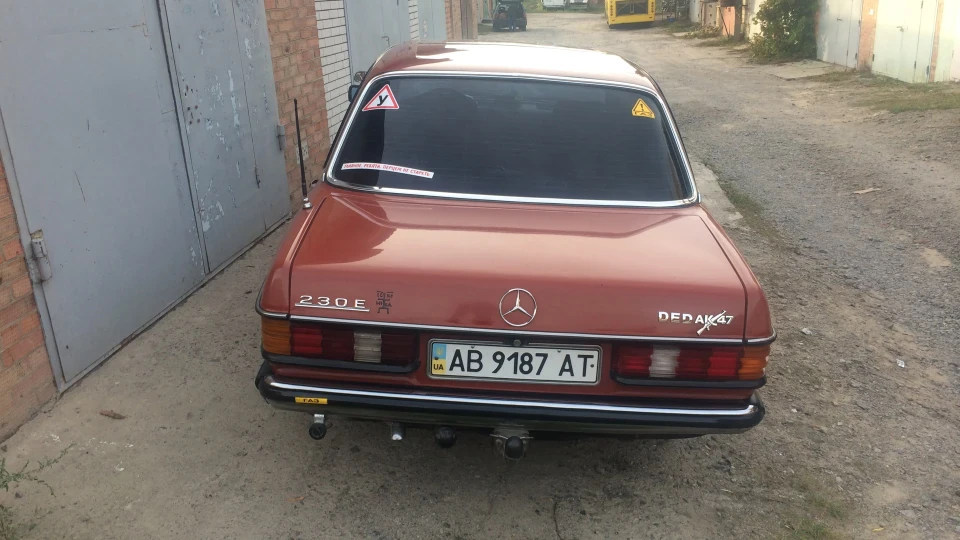 Mercedes-Benz W123 W123-230E DED 3