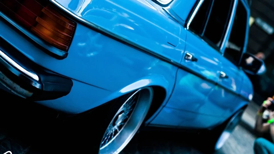 Mercedes-Benz W123 winter drift car 2