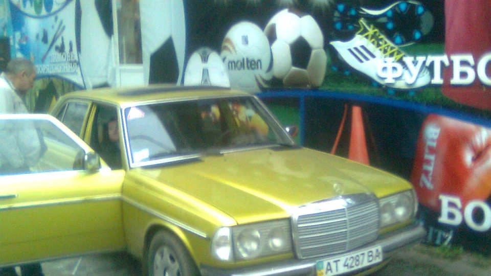 Mercedes-Benz W123 Золотистий перламутр 2