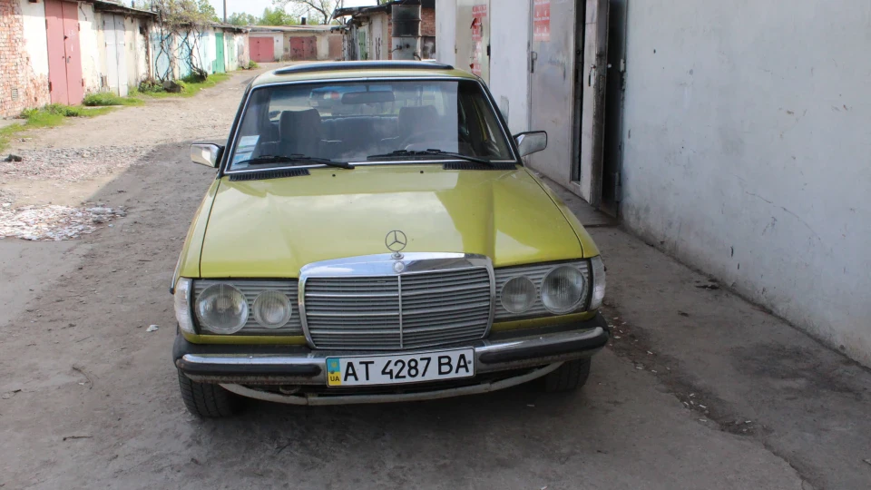 Mercedes-Benz W123 Золотистий перламутр 4