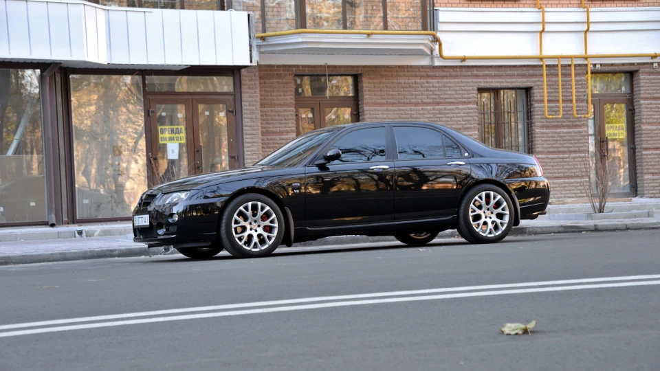 MG ZT V8 4