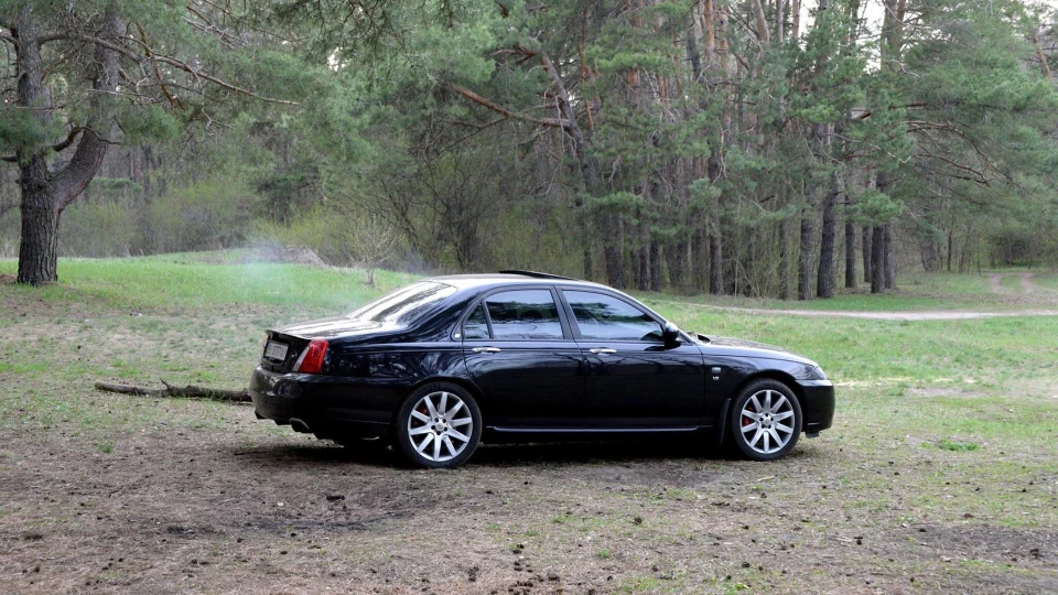 MG ZT V8 5