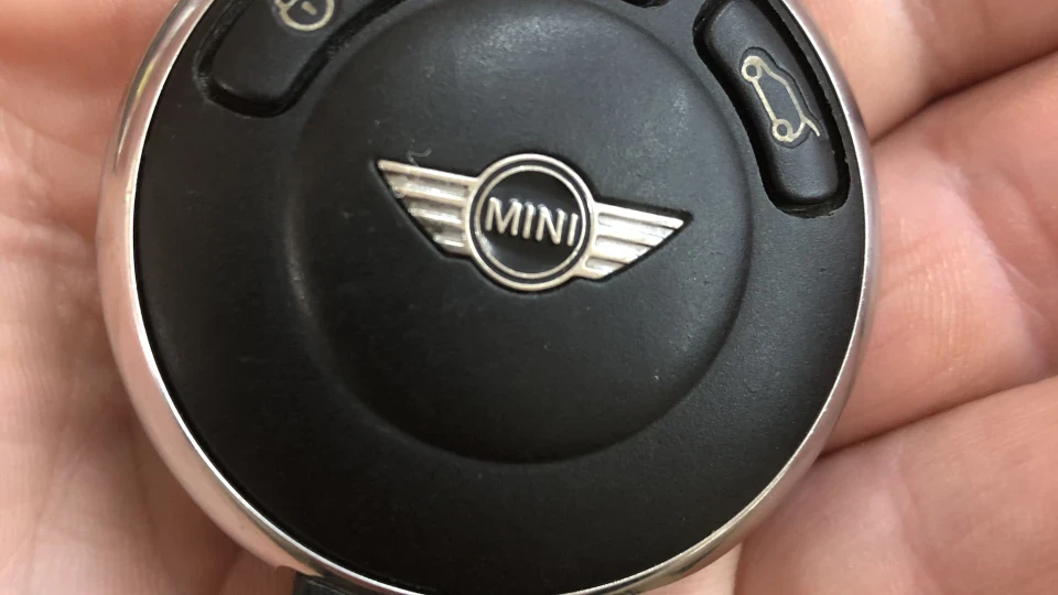 MINI Cabrio Червоний кабрік 5