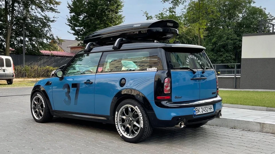 MINI Clubman S Синя Гонка 3