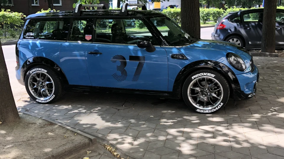 MINI Clubman S Синя Гонка 4