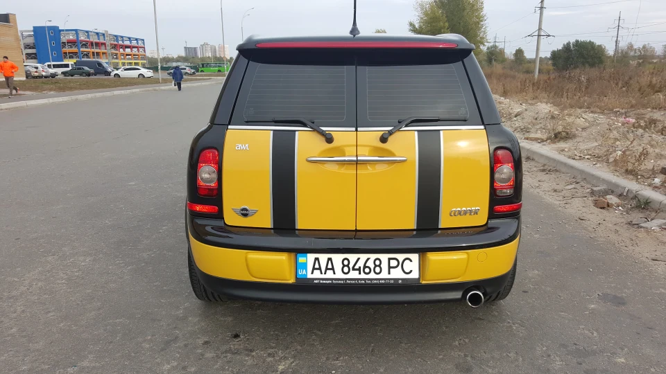 MINI Clubman Жовток 3