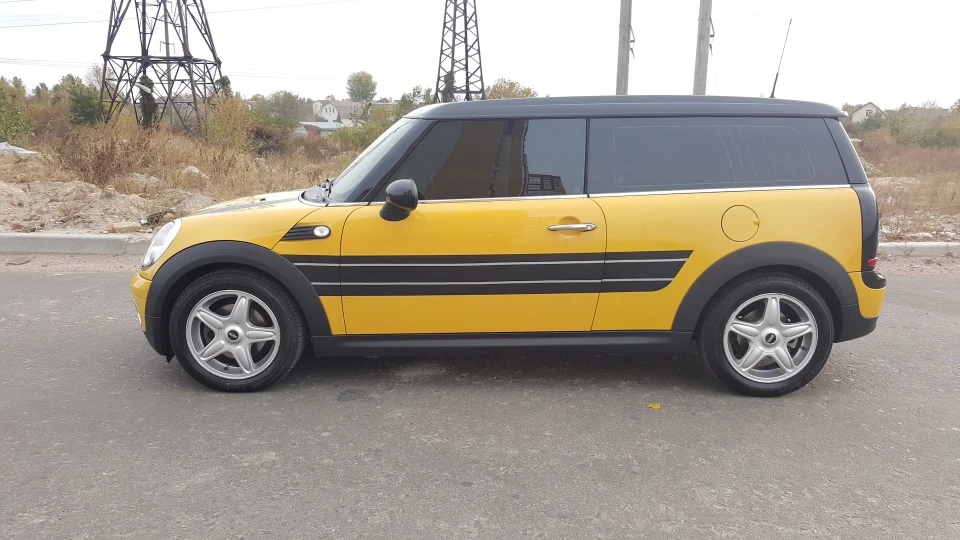 MINI Clubman Жовток 4