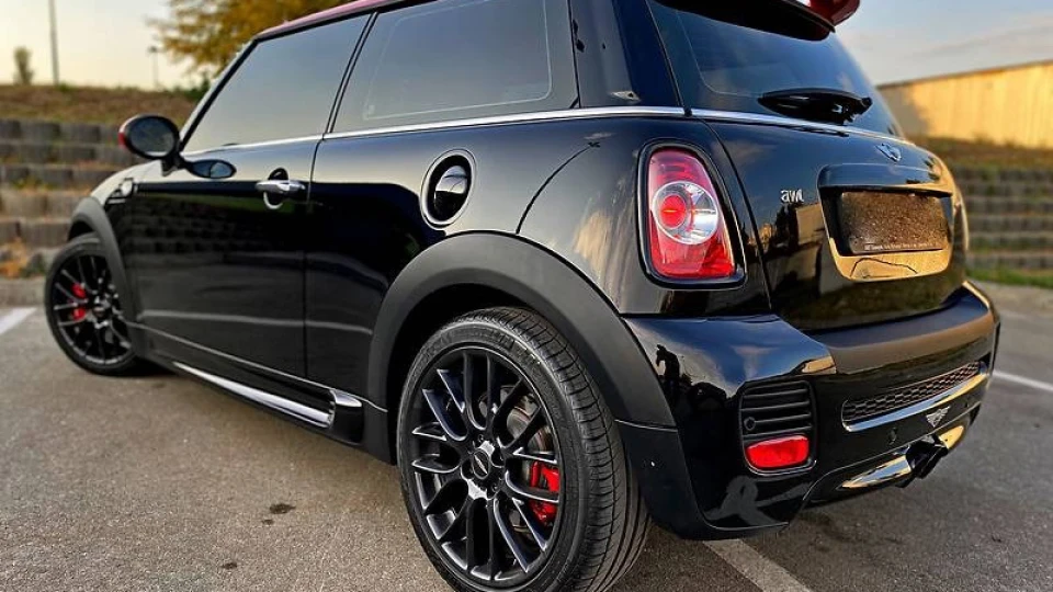 MINI Cooper S John Cooper Works 4