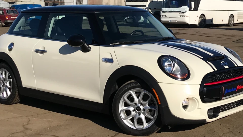 MINI Cooper S Mini S F56 PEPPER WHITE