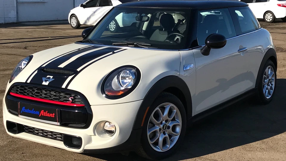 MINI Cooper S Mini S F56 PEPPER WHITE 2