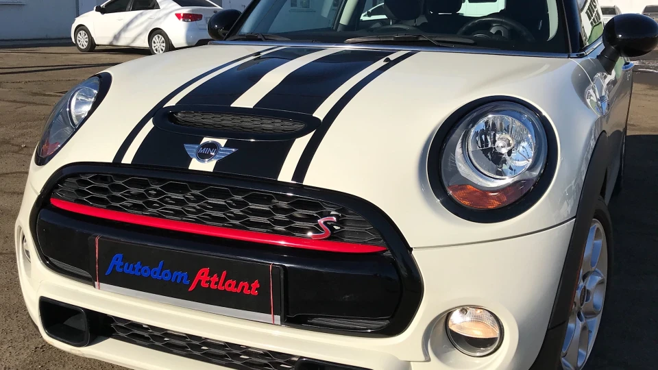 MINI Cooper S Mini S F56 PEPPER WHITE 3