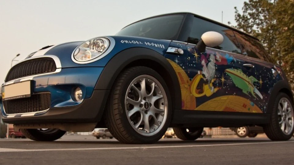 MINI Cooper S Planet Express 2