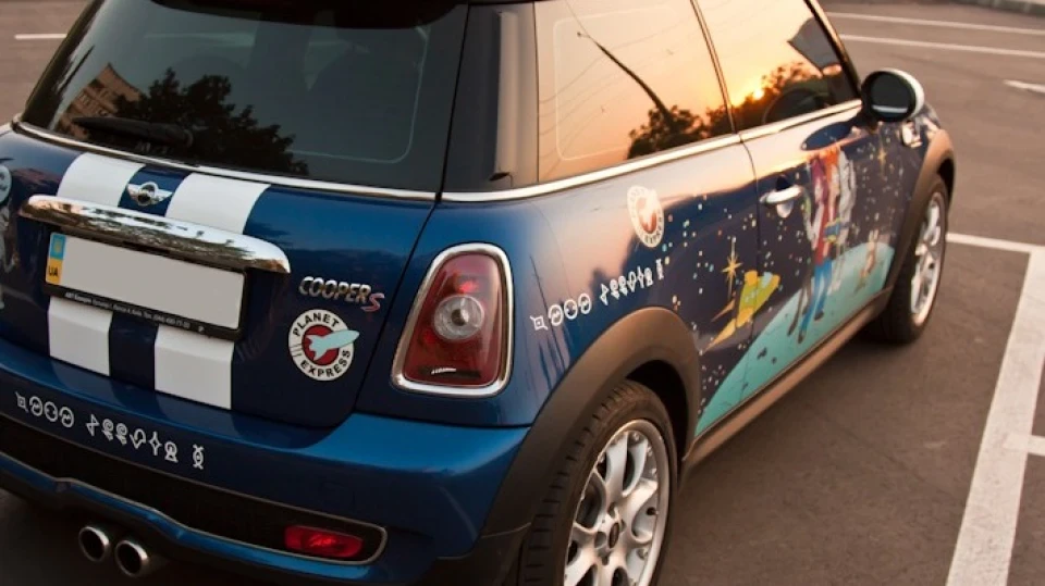 MINI Cooper S Planet Express 5