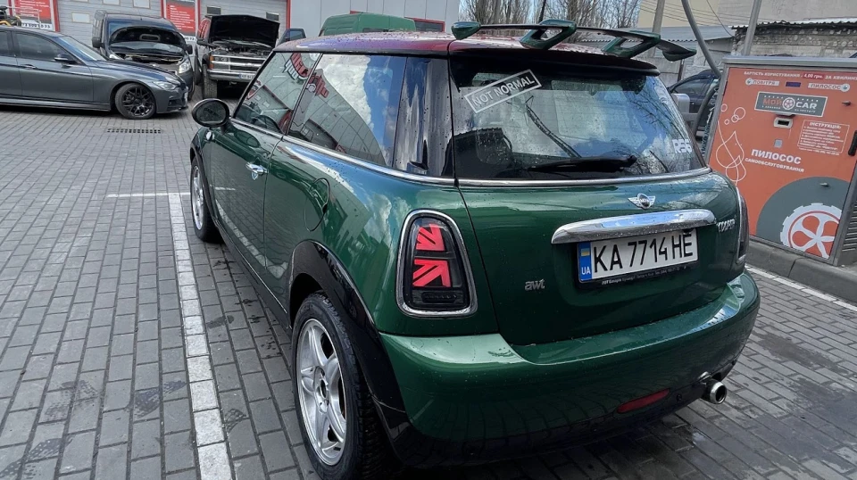 MINI Cooper British Racing Green R56 3