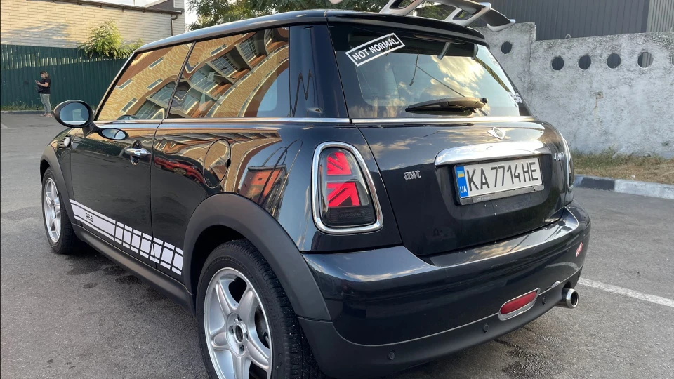 MINI Cooper British Racing Green R56 4