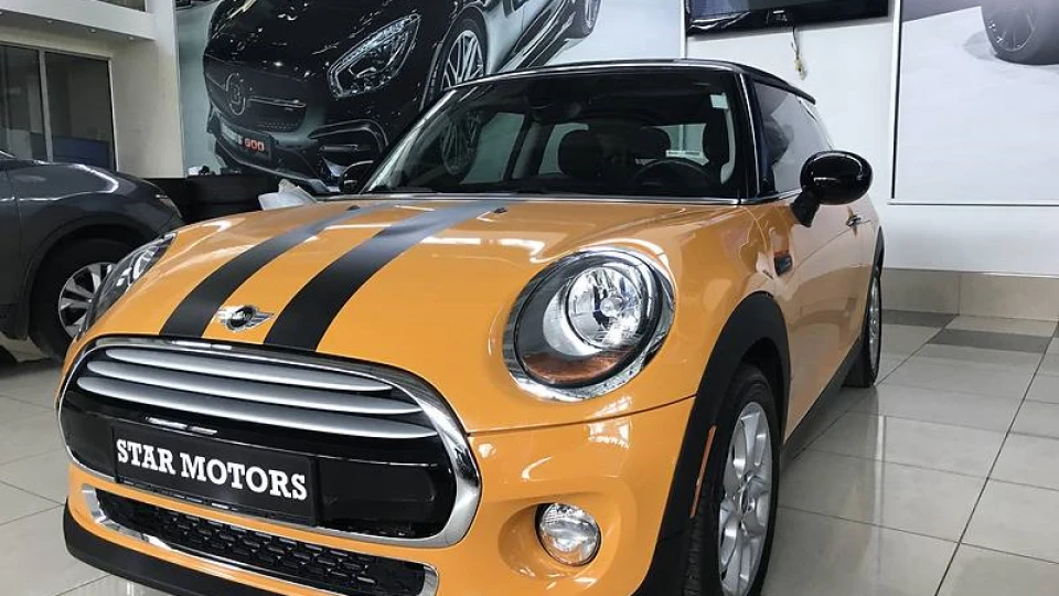 MINI Cooper Volcanic Orange
