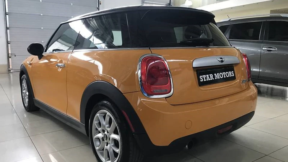 MINI Cooper Volcanic Orange 2