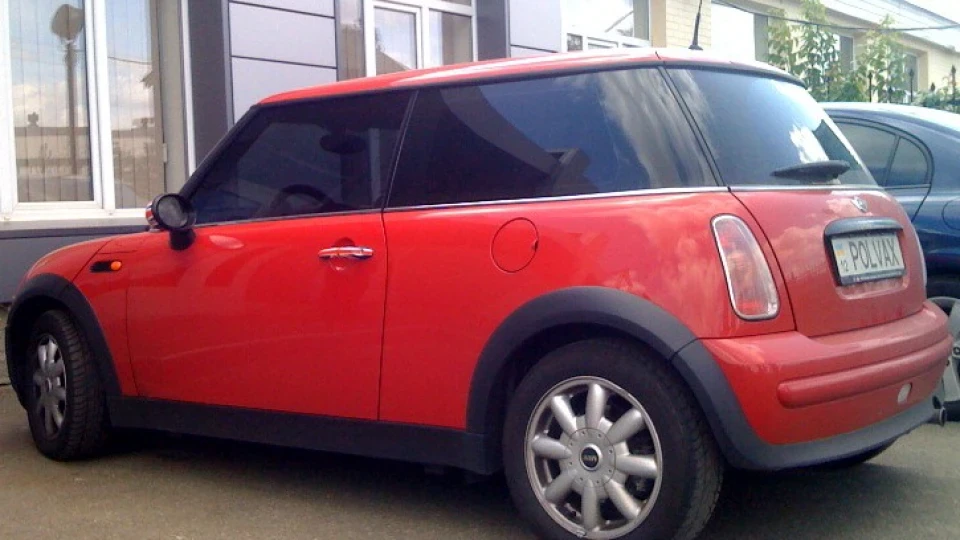 MINI One червоний chilli 3