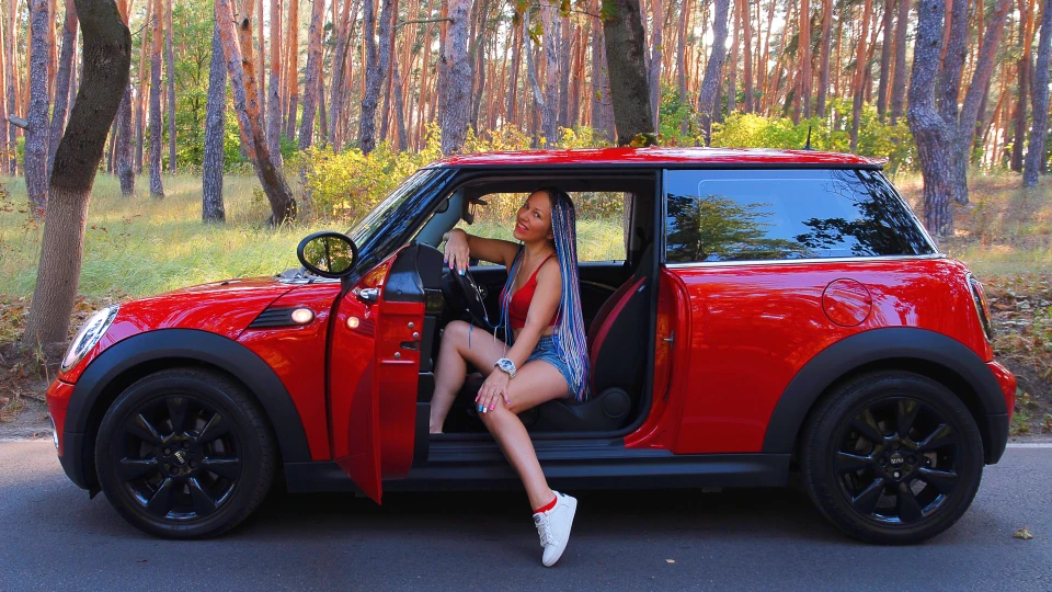 MINI One Вічно Молодий та Гарячий)