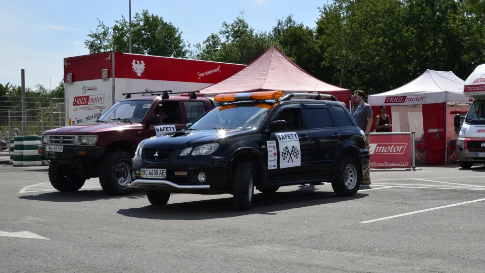 Mitsubishi Airtrek 2
