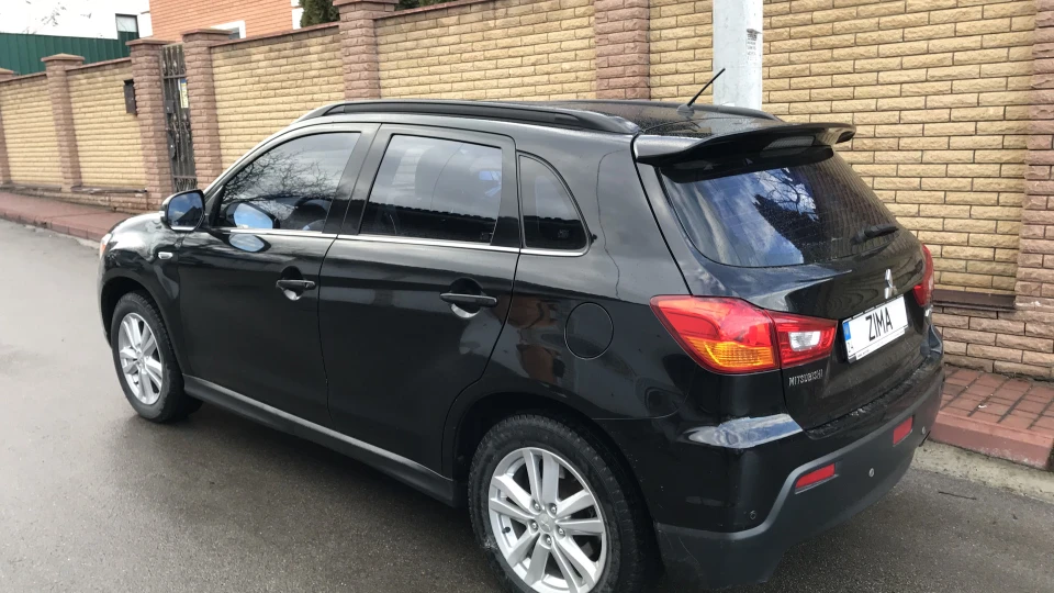 Mitsubishi ASX Чорний ASX 2.0 3